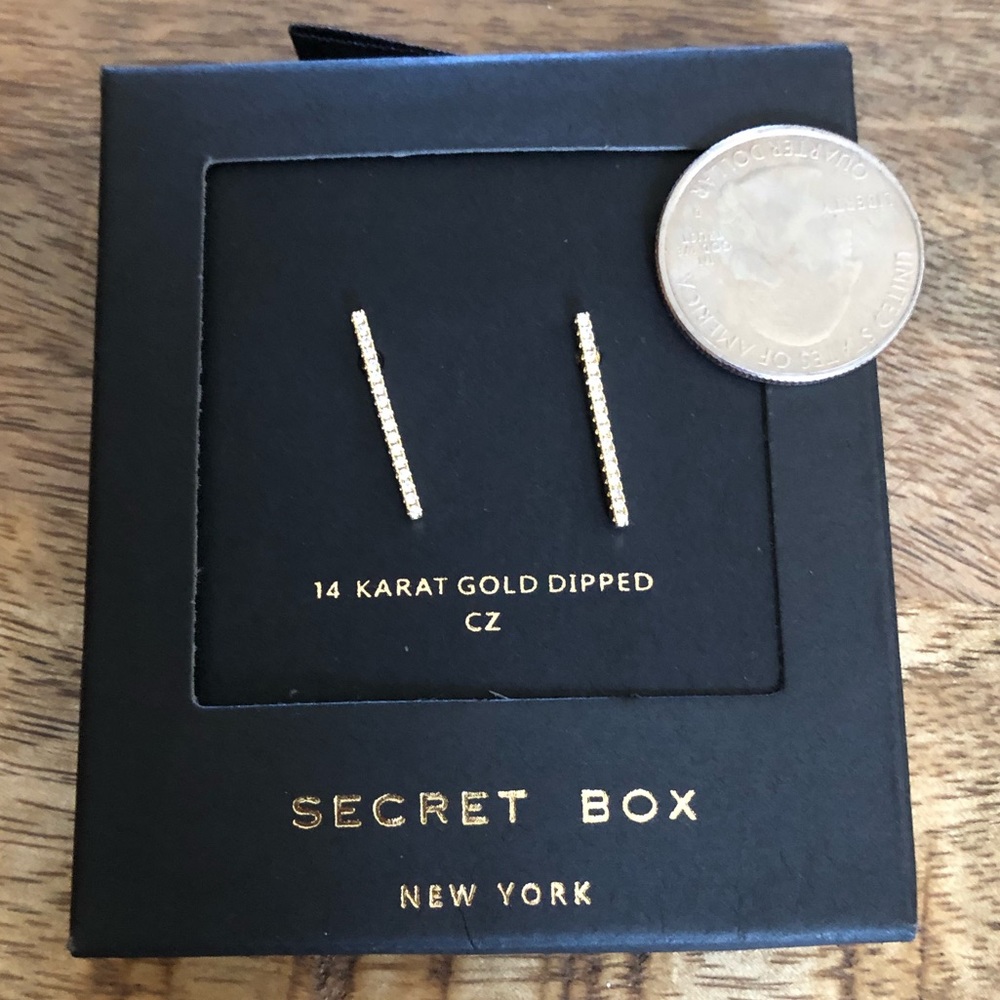 ♨️<LAST>14K Gold Dipped CZ Bar Stud Earrings - Picture 3 of 4